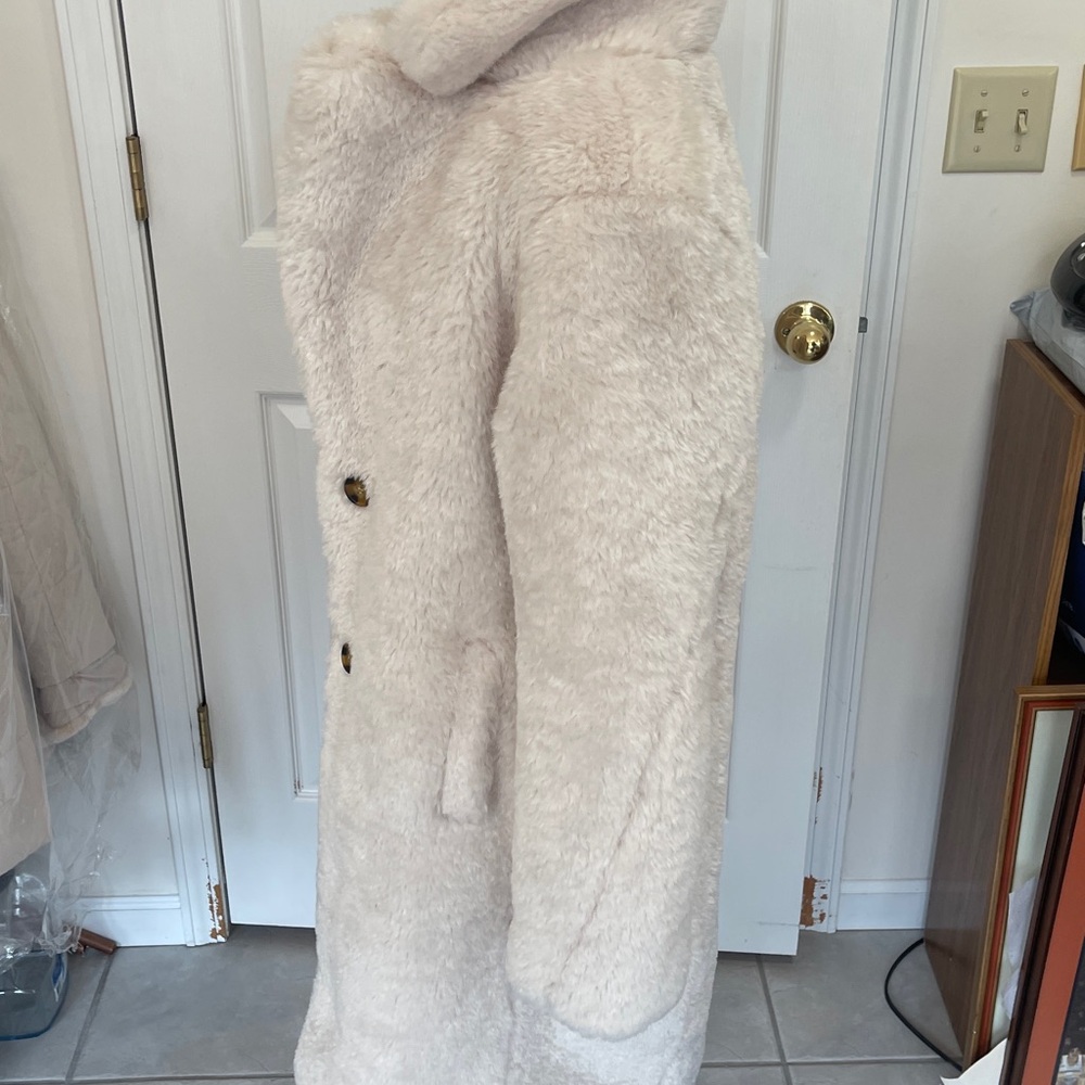 Lulus Cream Colored Shearling Coat - image 3